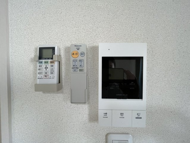 セキュリティ　モニター付きインターホンで安心です。