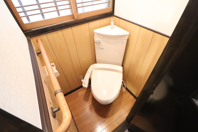 トイレ　ウォシュレット