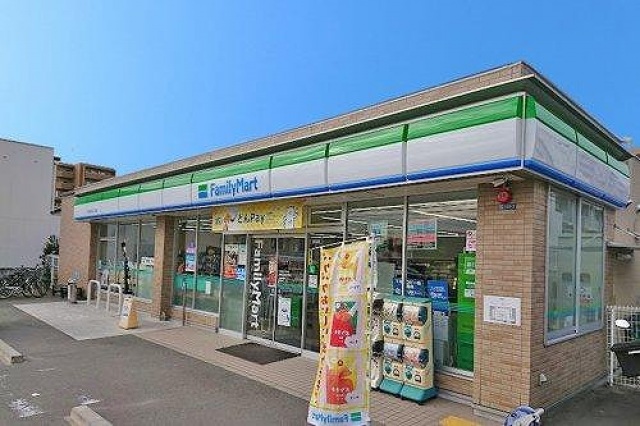 コンビニ　ファミリーマート吹田江坂五丁目店（コンビニ）まで270m