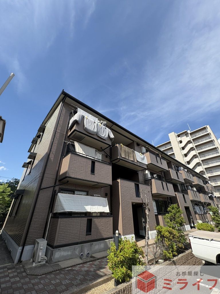 建物外観　ハウスメーカー施工ならではの安心感