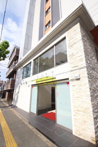 エントランス　建物の内部です