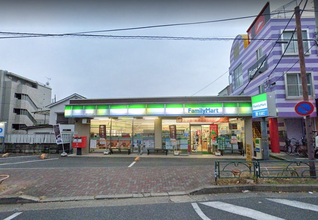 コンビニ　ファミリーマート 練馬高野台店（コンビニ）まで307m