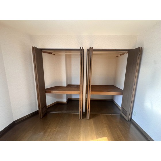 収納　洋室　クローゼット
