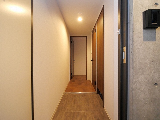 玄関　広々とした玄関です。