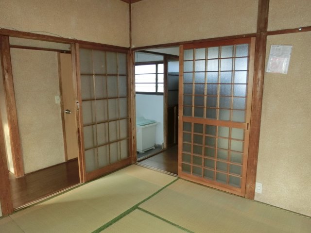 居室・リビング　陽が入り明るいお部屋です