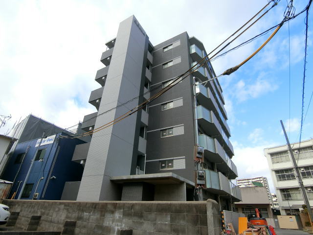 建物外観　外観はタイル張りです