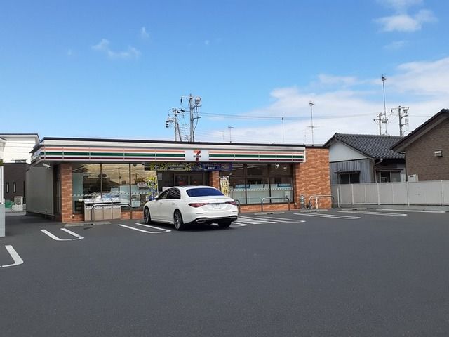 コンビニ　セブンイレブン（コンビニ）まで700m