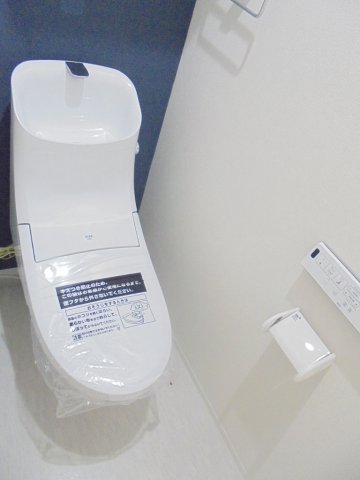 トイレ　温水洗浄暖房便座