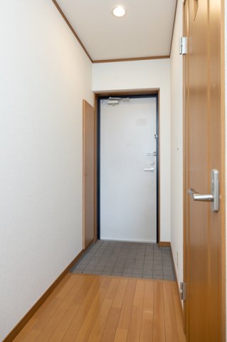 玄関　※写真は同タイプ住戸です。