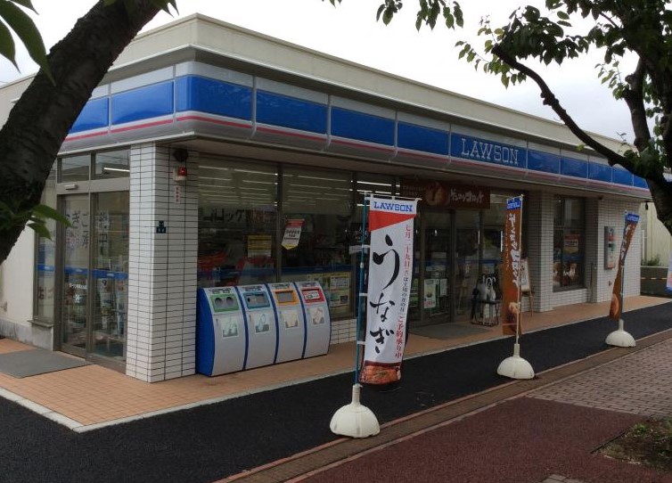 コンビニ　ローソン 都筑大丸店（コンビニ）まで30m
