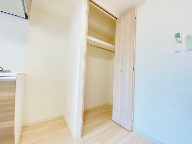 収納　同一建物内５０５号室内装写真転載