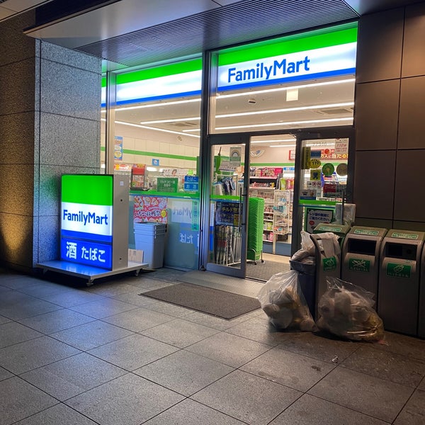 コンビニ　ファミリーマート 六本木一丁目店（コンビニ）まで275m