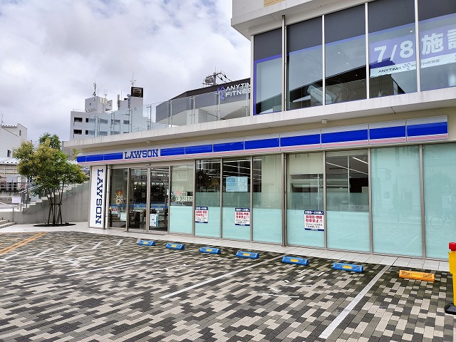 コンビニ　ローソン 狭山市駅西口店（コンビニ）まで658m