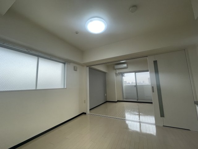 居室・リビング　(参考)同マンション同間取り他部屋の写真
