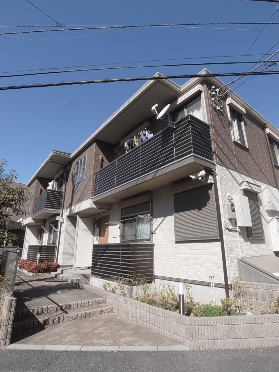 建物外観　ツートンカラーのオシャレな外観