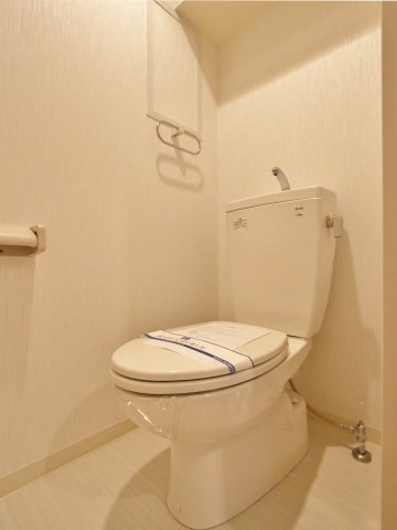 トイレ　参考写真（同物件別部屋）