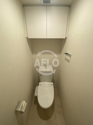 トイレ　プレサンス梅田東クォーレ　温水洗浄便座