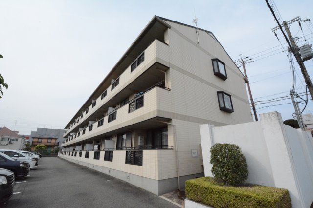 建物外観　モニター付きインターホンで安心☆