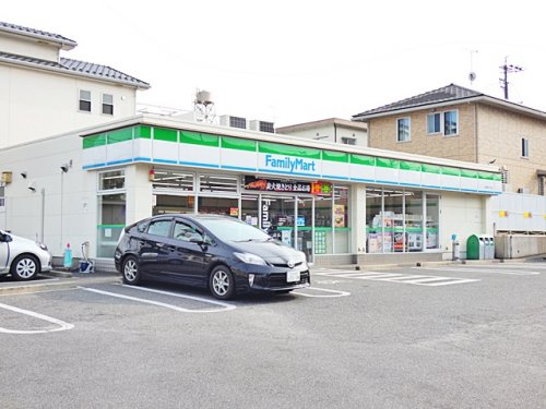 コンビニ　ファミリーマート 名東照が丘店（コンビニ）まで461m