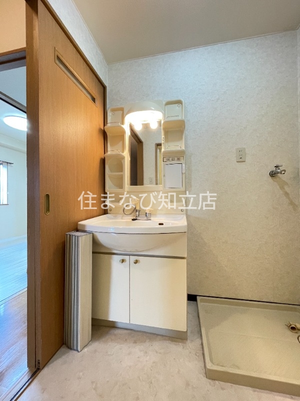 洗面設備　改装中　同型別部屋写真
