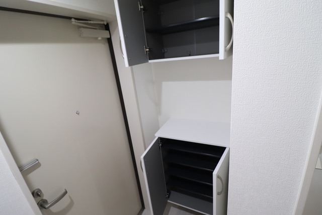 玄関　シューズボックス