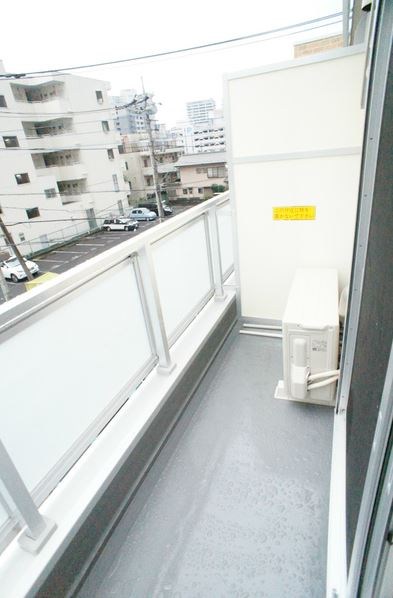 バルコニー　開放感のある風通しの良いバルコニー。