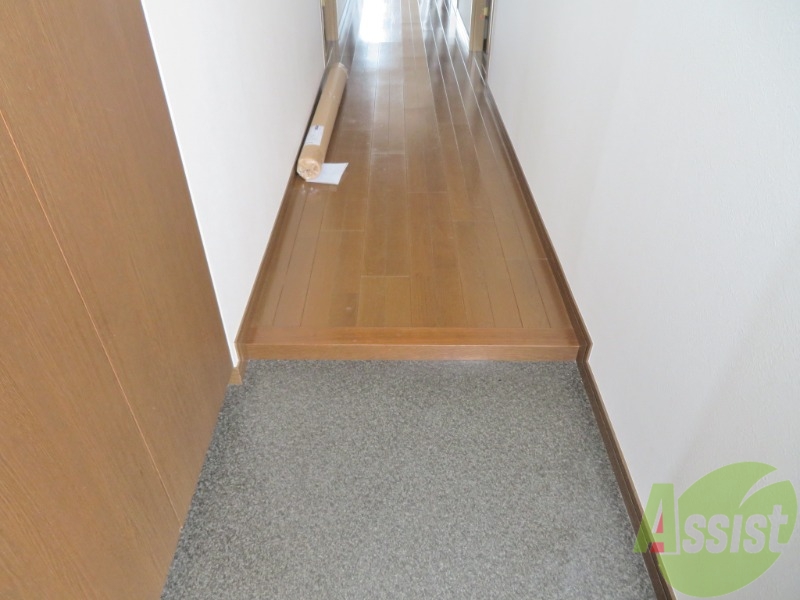 玄関　玄関からの目線です。光が差し込む素敵なお部屋ですよ。