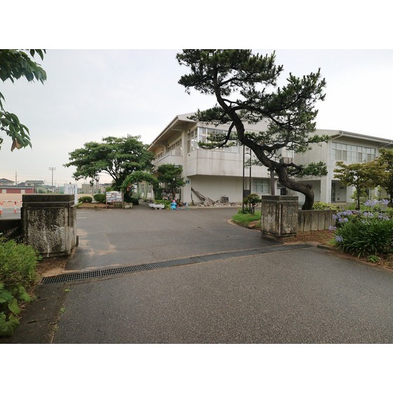 小学校　四方小学校（小学校）まで2200m