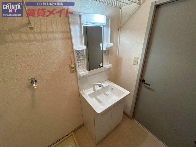洗面設備　同じ物件、別部屋の写真です
