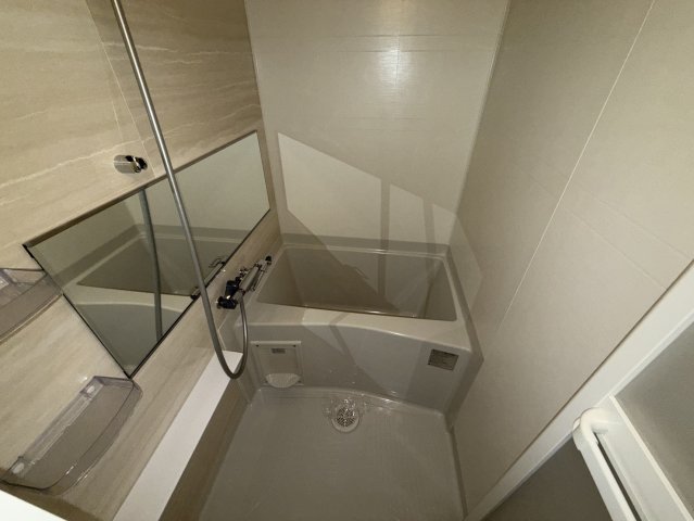 バス・シャワールーム　同物件別部屋写真