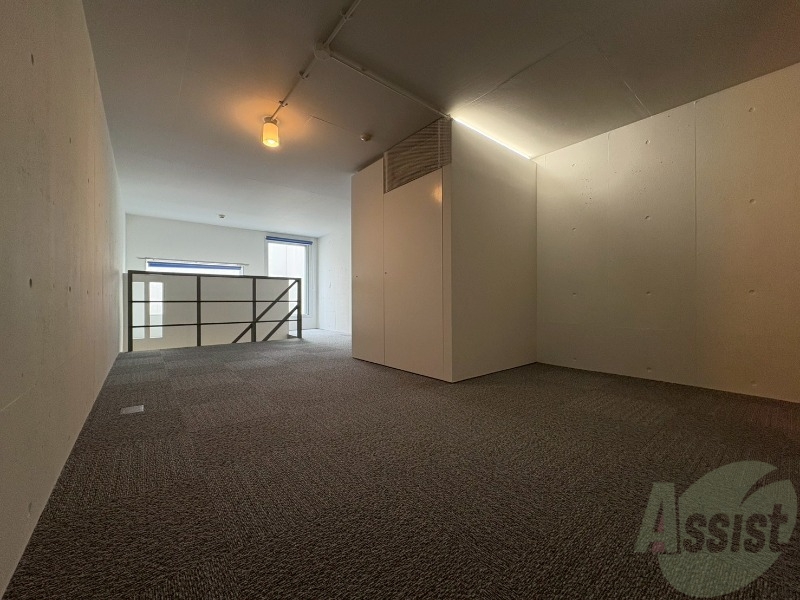 その他部屋・スペース　こちらのお部屋は光が差し込む、温かみのあるお部屋です。