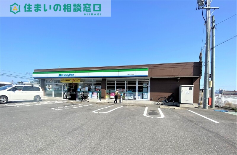 コンビニ　ファミリーマート岡崎北天白店（コンビニ）まで328m