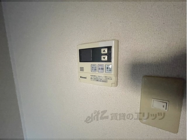 その他設備　給湯器リモコン