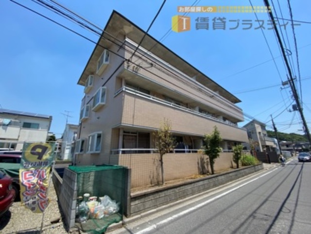 建物外観　閑静な真間エリア。ほぼ駅前通りです