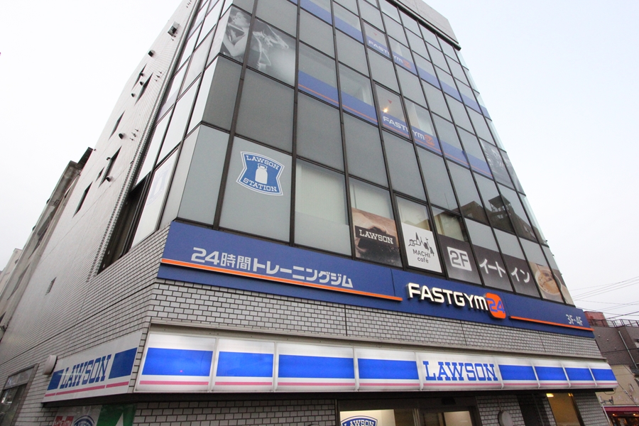 コンビニ　ローソン新大塚駅前店（コンビニ）まで136m