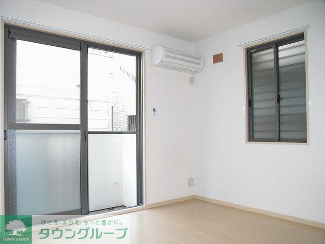 その他部屋・スペース　シャッター雨戸付き８帖洋室
