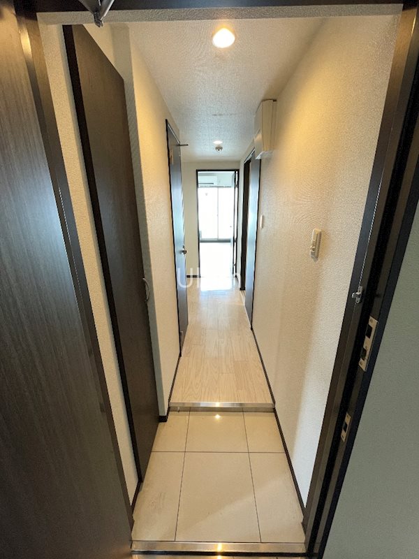 玄関　違うお部屋の写真です。ご参考までに