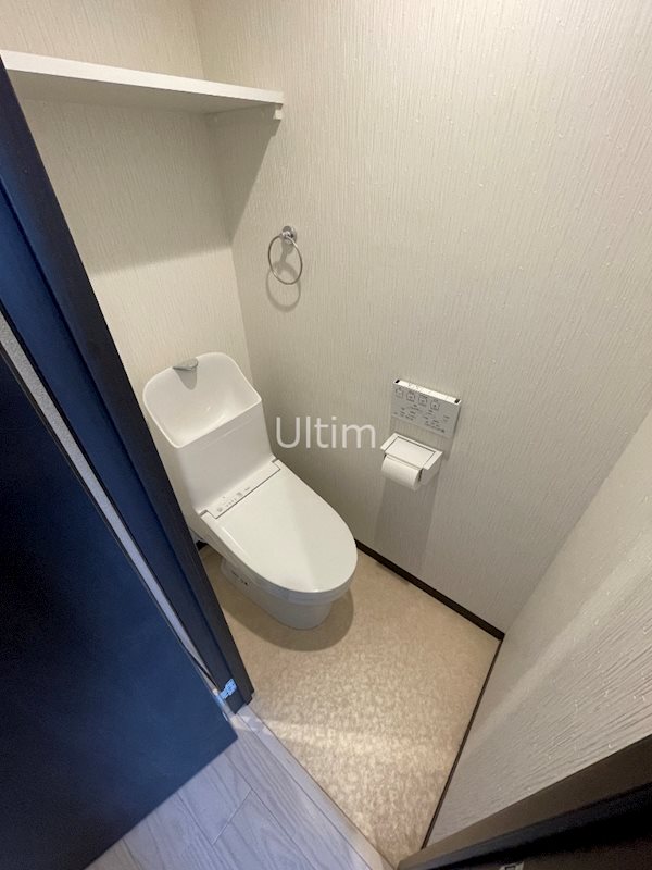 トイレ　違うお部屋の写真です。ご参考までに