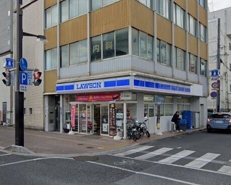 コンビニ　ローソン　岡山中央店（コンビニ）まで185m