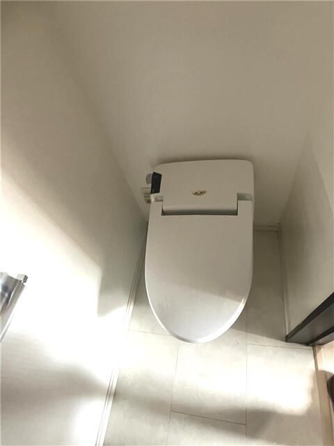 トイレ　★タンクレス温水洗浄便座★