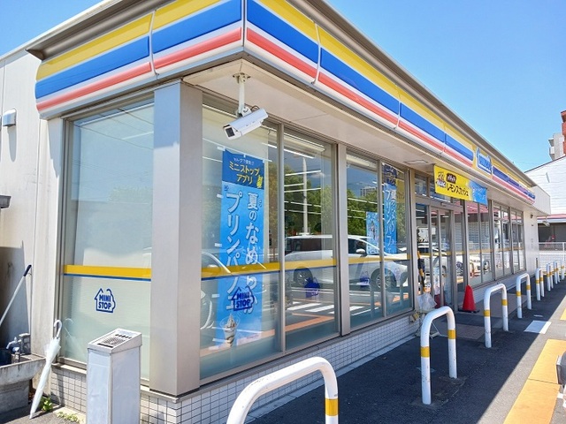コンビニ　ミニストップ岩押町店（コンビニ）まで800m