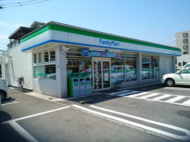 コンビニ　ファミリーマート三佐３丁目店（コンビニ）まで1500m
