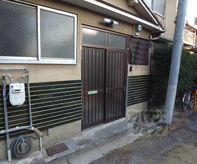 その他設備　玄関ドアです。