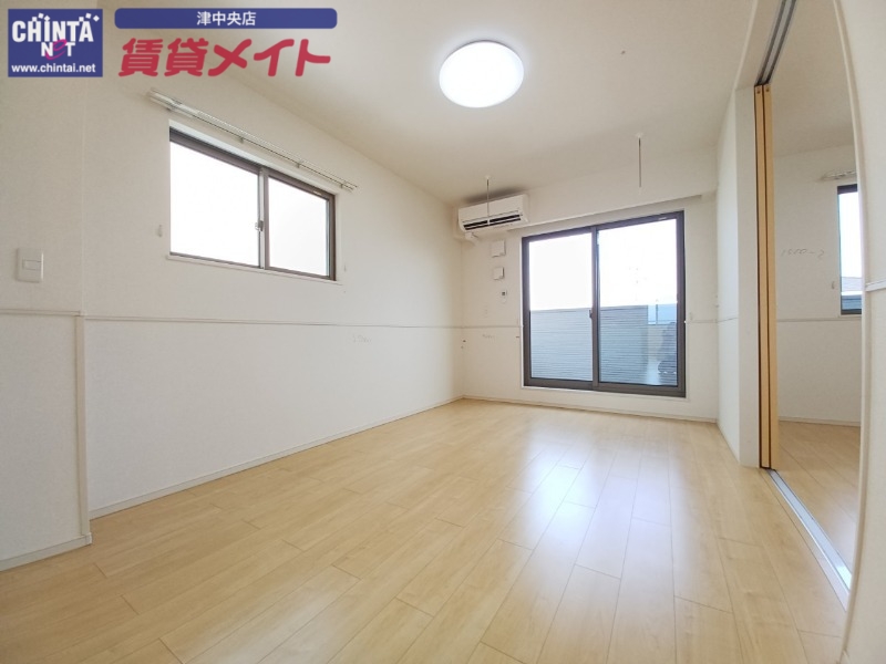 居室・リビング　同タイプの部屋写真です