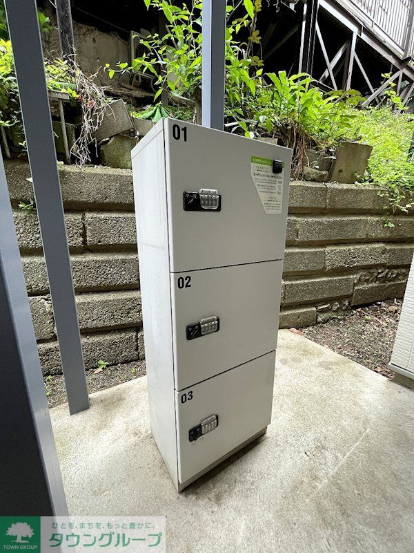 エントランス　宅配ボックス有
