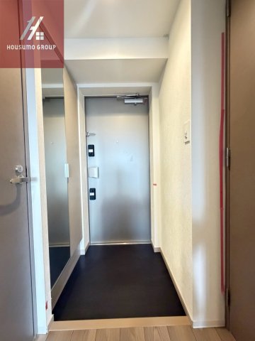 プレリス北巽駅前ラバルスの玄関写真