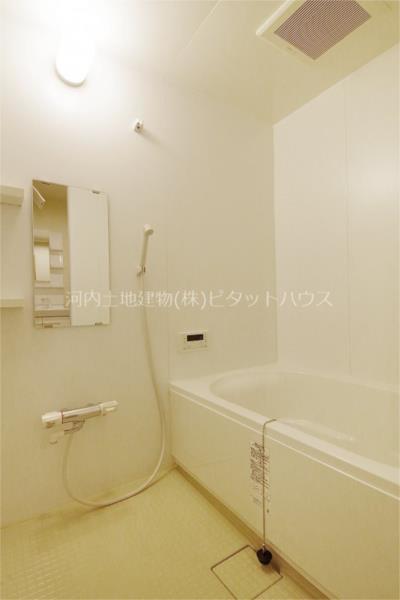 バス・シャワールーム　（類似室内）