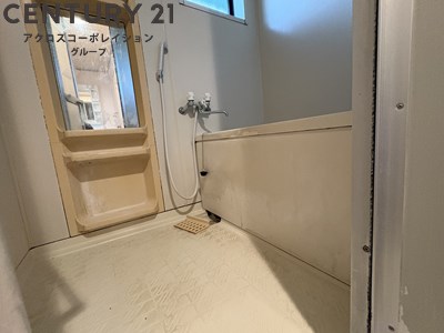 バス・シャワールーム　シンプルで機能的なユニットバスです