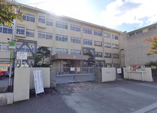 小学校　福岡市立三筑小学校（小学校）まで391m
