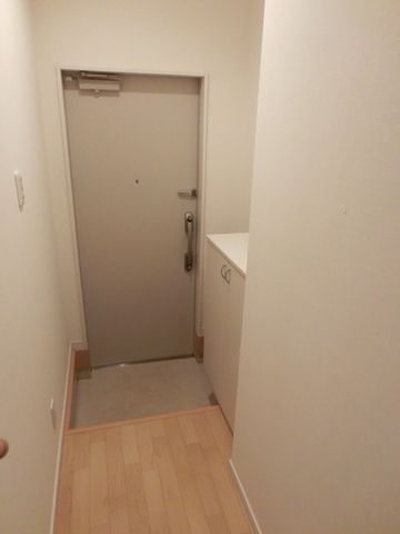 玄関　下駄箱あり